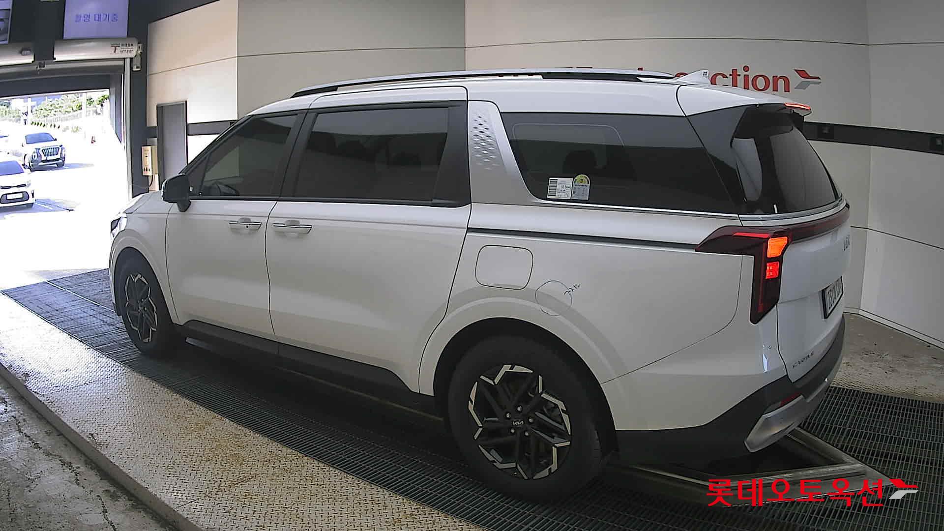 2025 - kia carnival