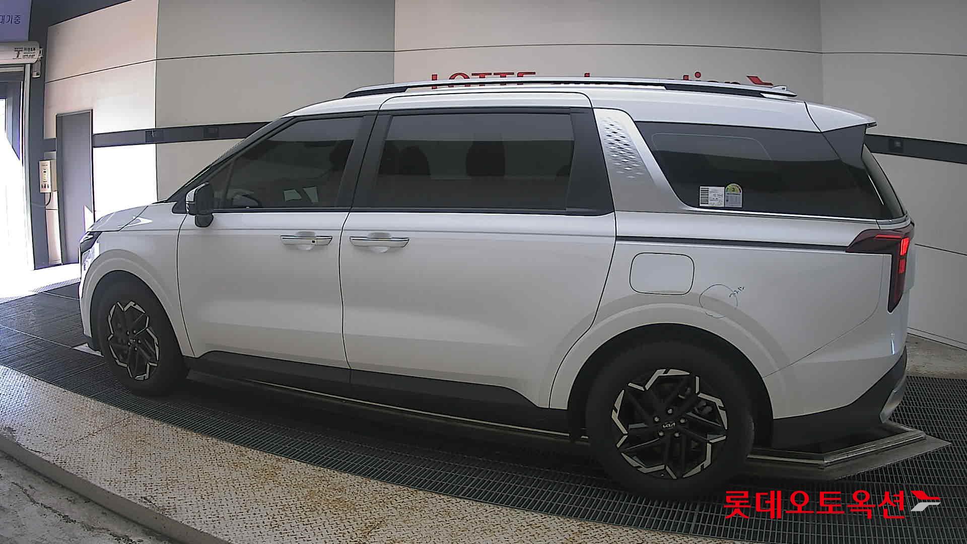 2025 - kia carnival