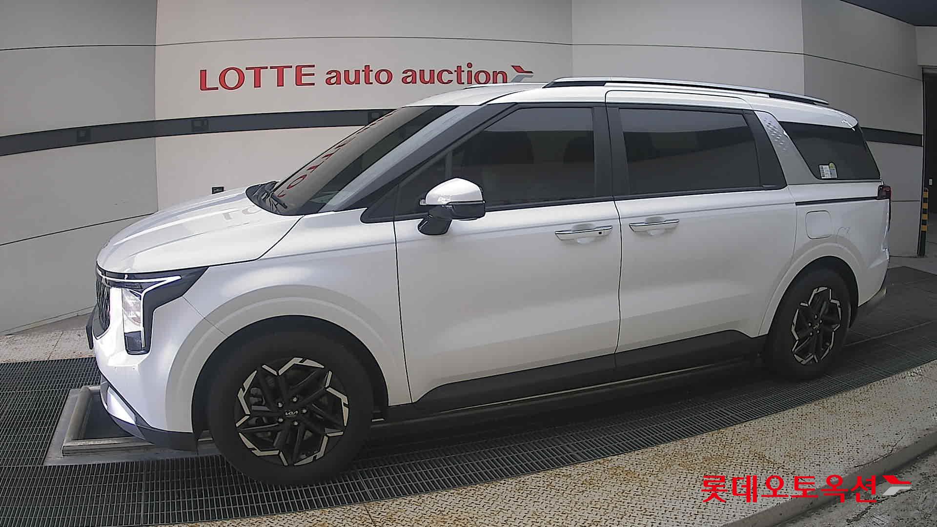 2025 - kia carnival