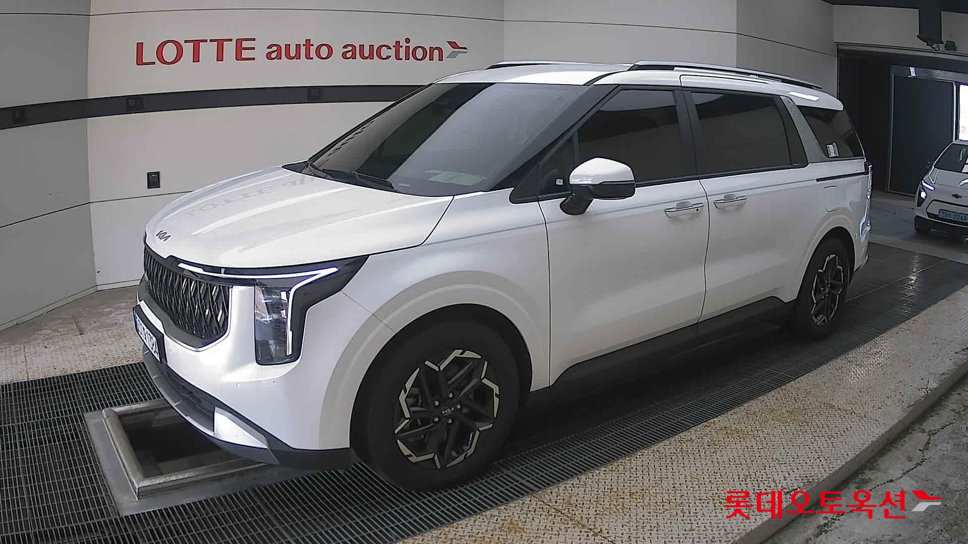 2025 - kia carnival