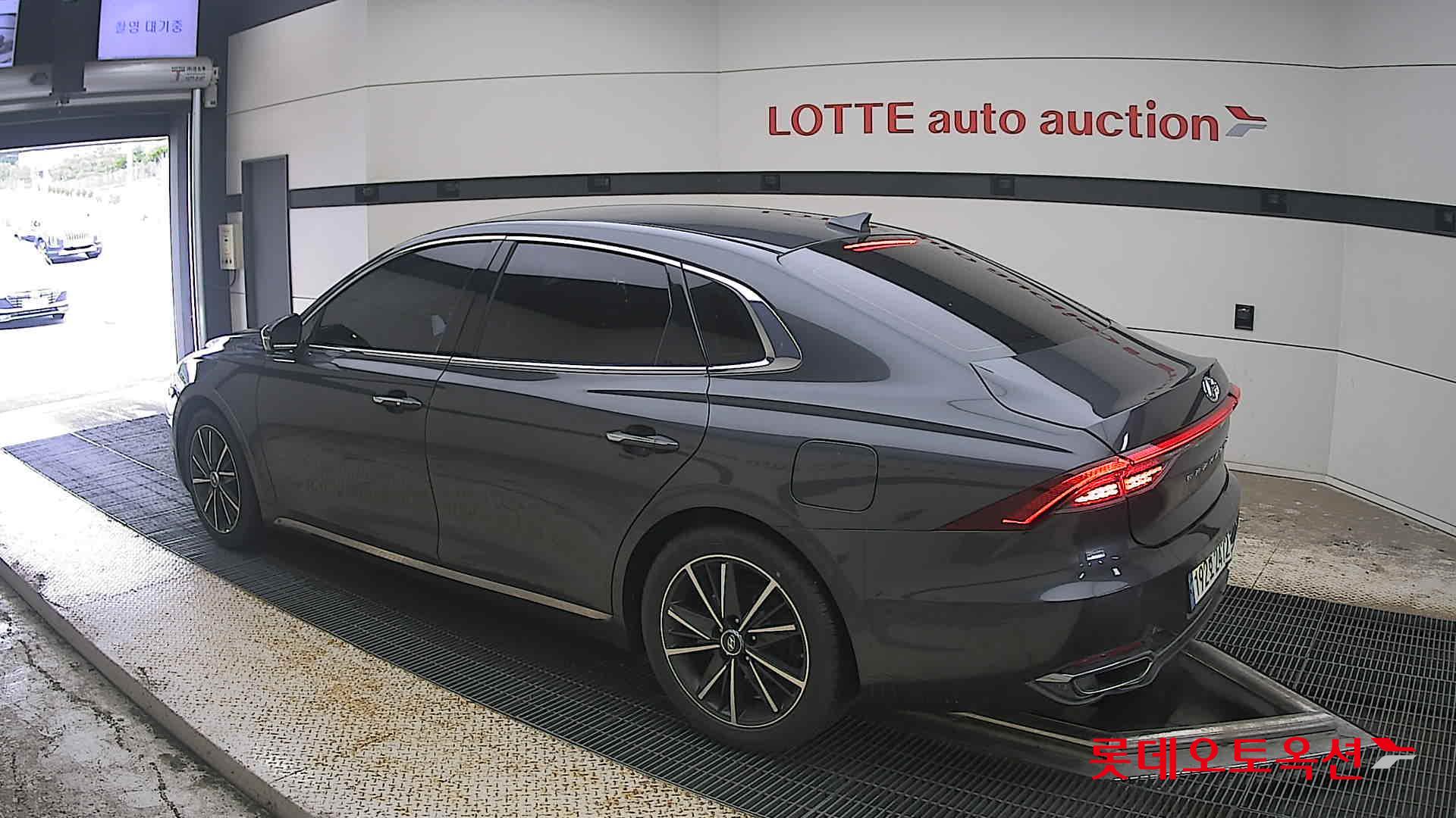 2022 - hyundai grandeur