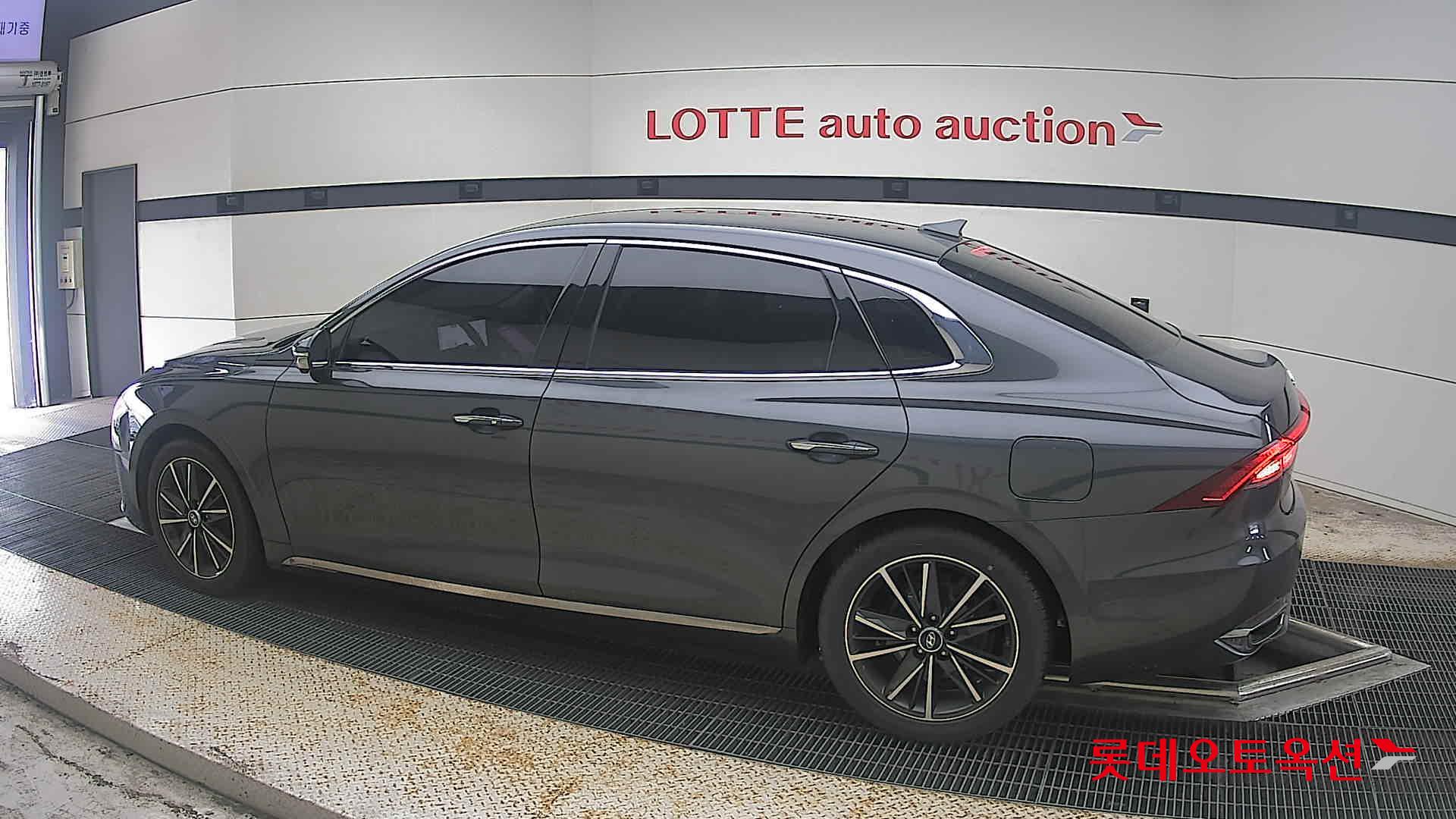 2022 - hyundai grandeur