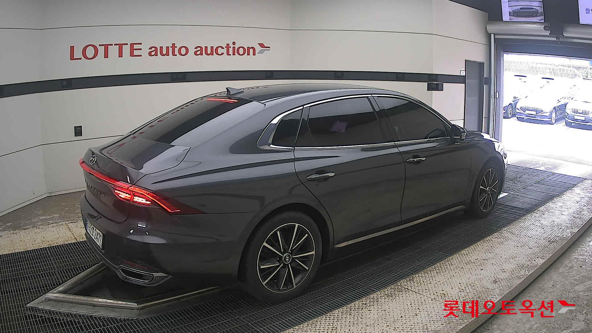 2022 - hyundai grandeur