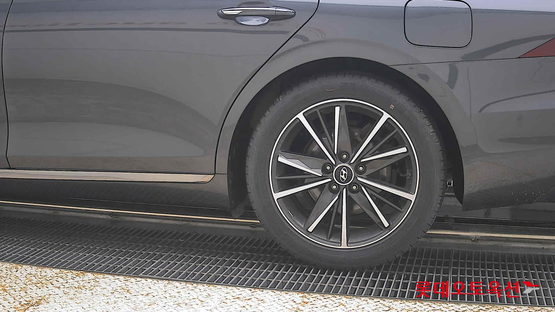 2022 - hyundai grandeur