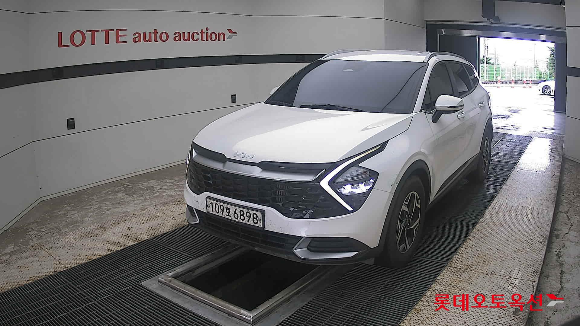 2022 - kia sportage