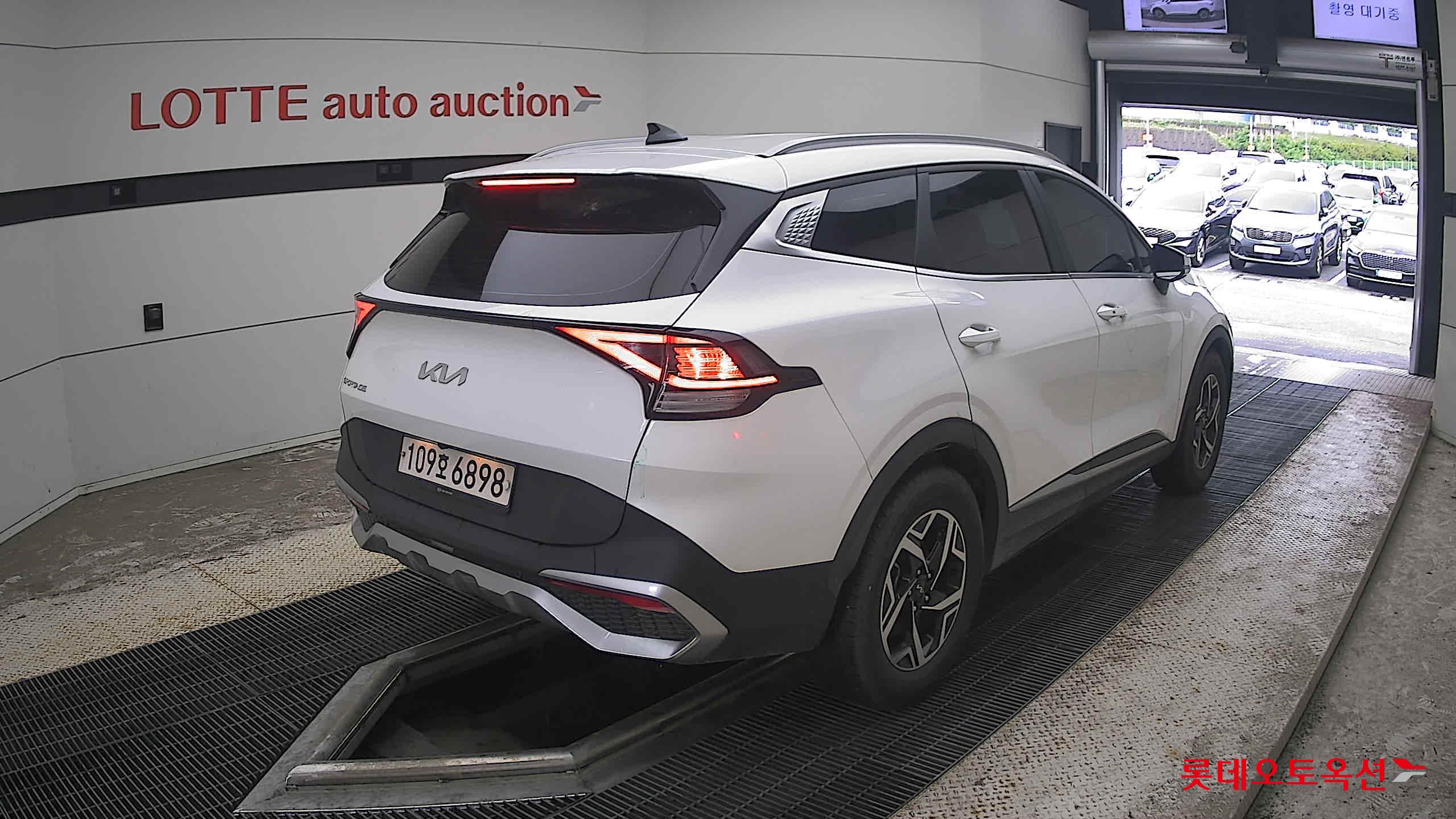 2022 - kia sportage