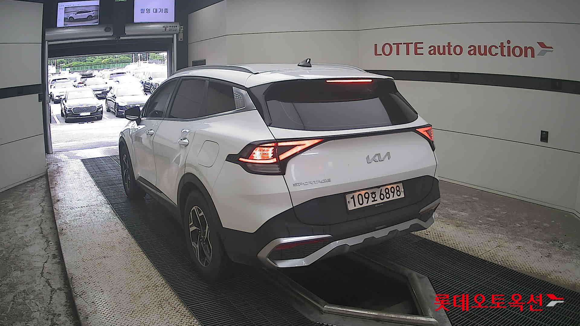 2022 - kia sportage