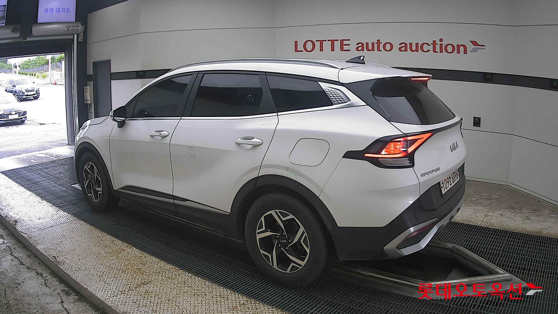 2022 - kia sportage