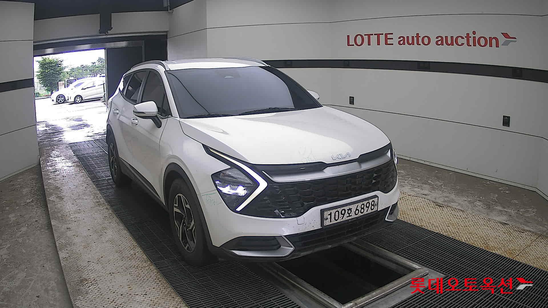2022 - kia sportage