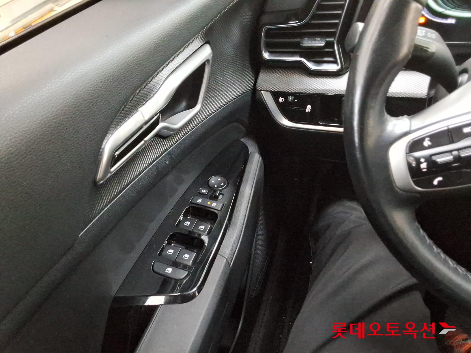 2022 - kia sportage