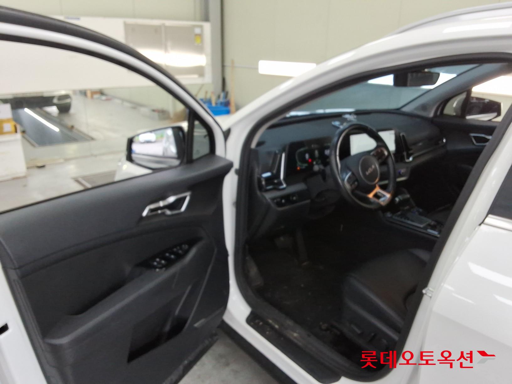 2022 - kia sportage