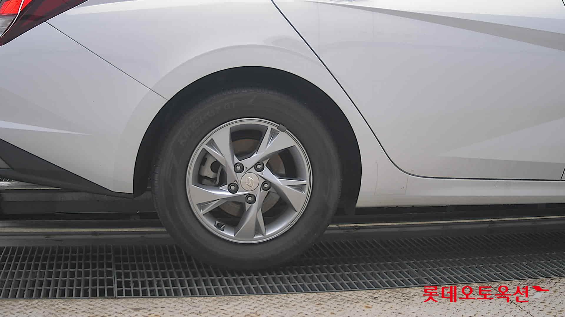 2021 - hyundai avante