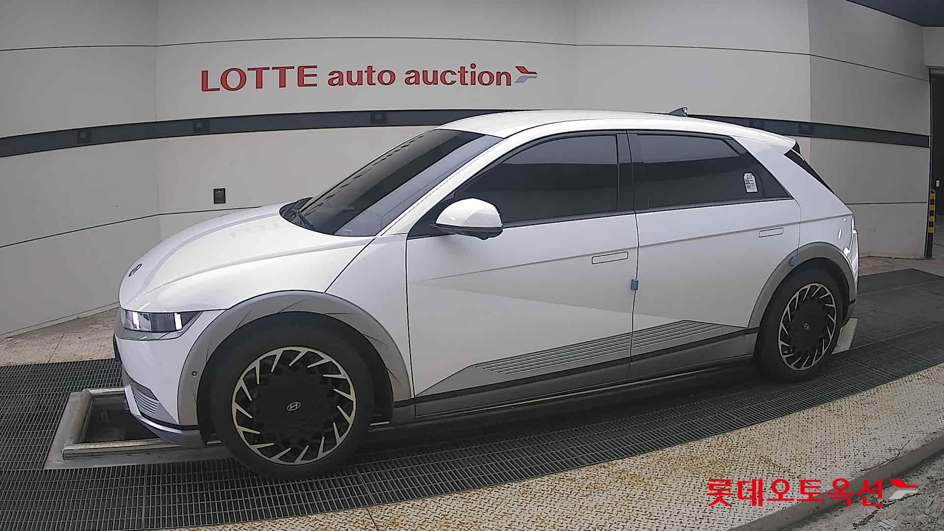 2022 - hyundai ioniq
