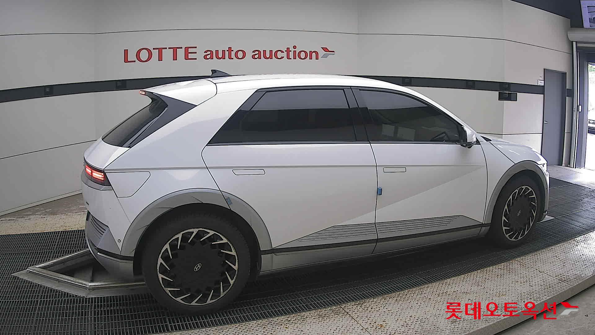 2022 - hyundai ioniq