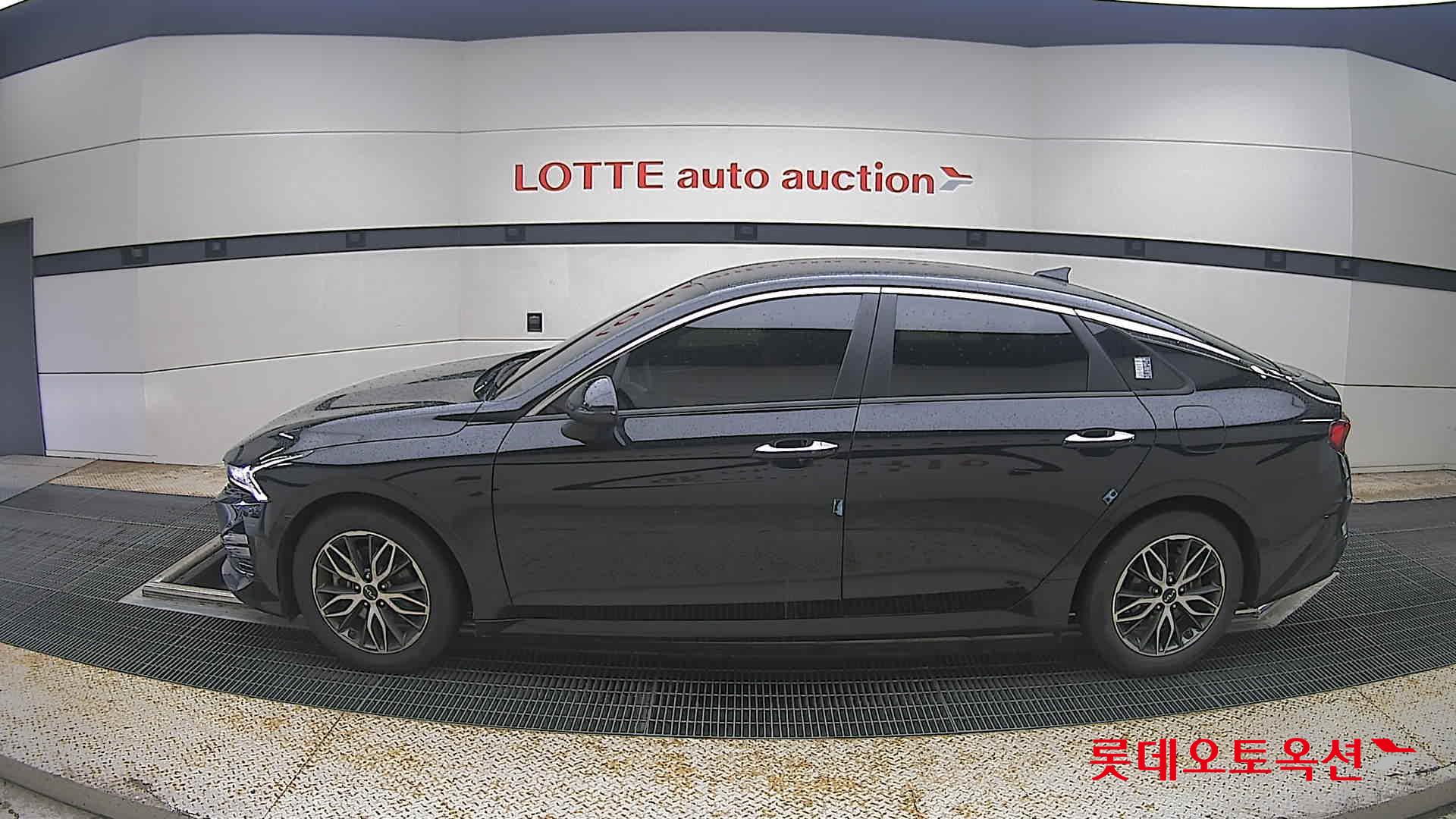 2022 - kia k5