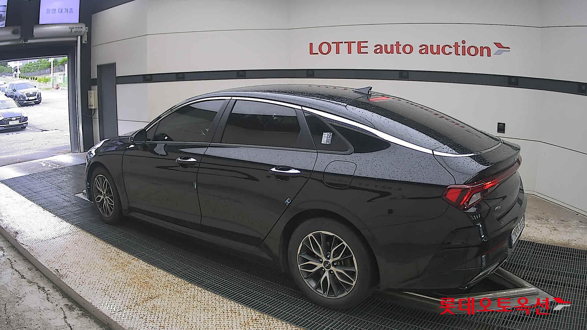 2022 - kia k5
