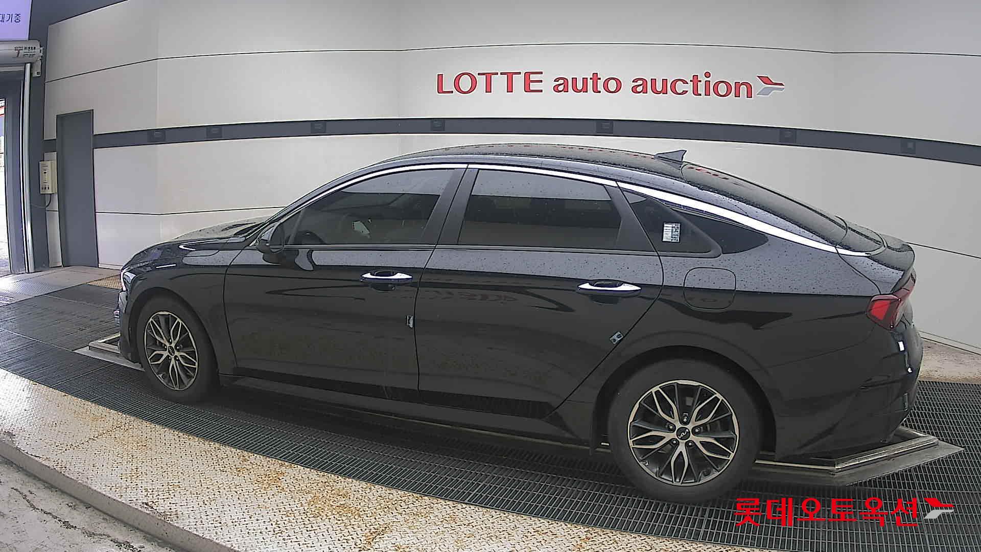 2022 - kia k5