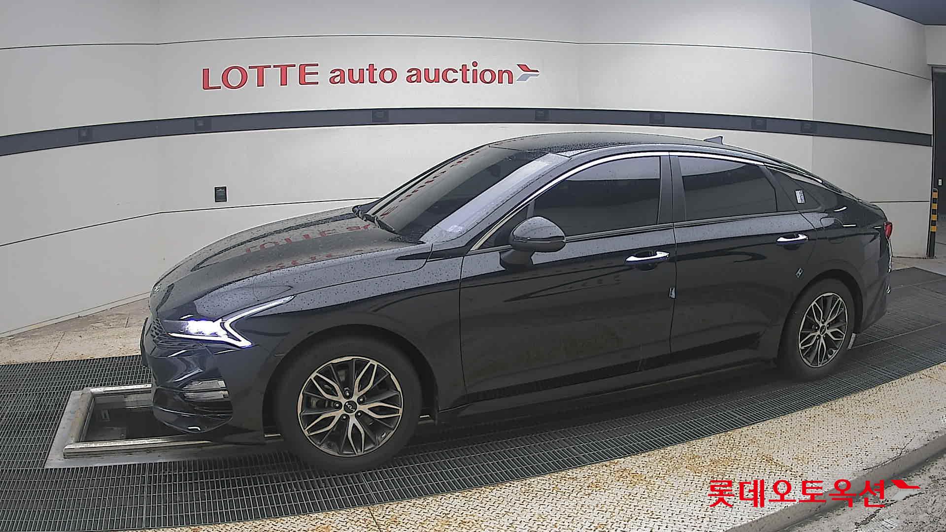 2022 - kia k5