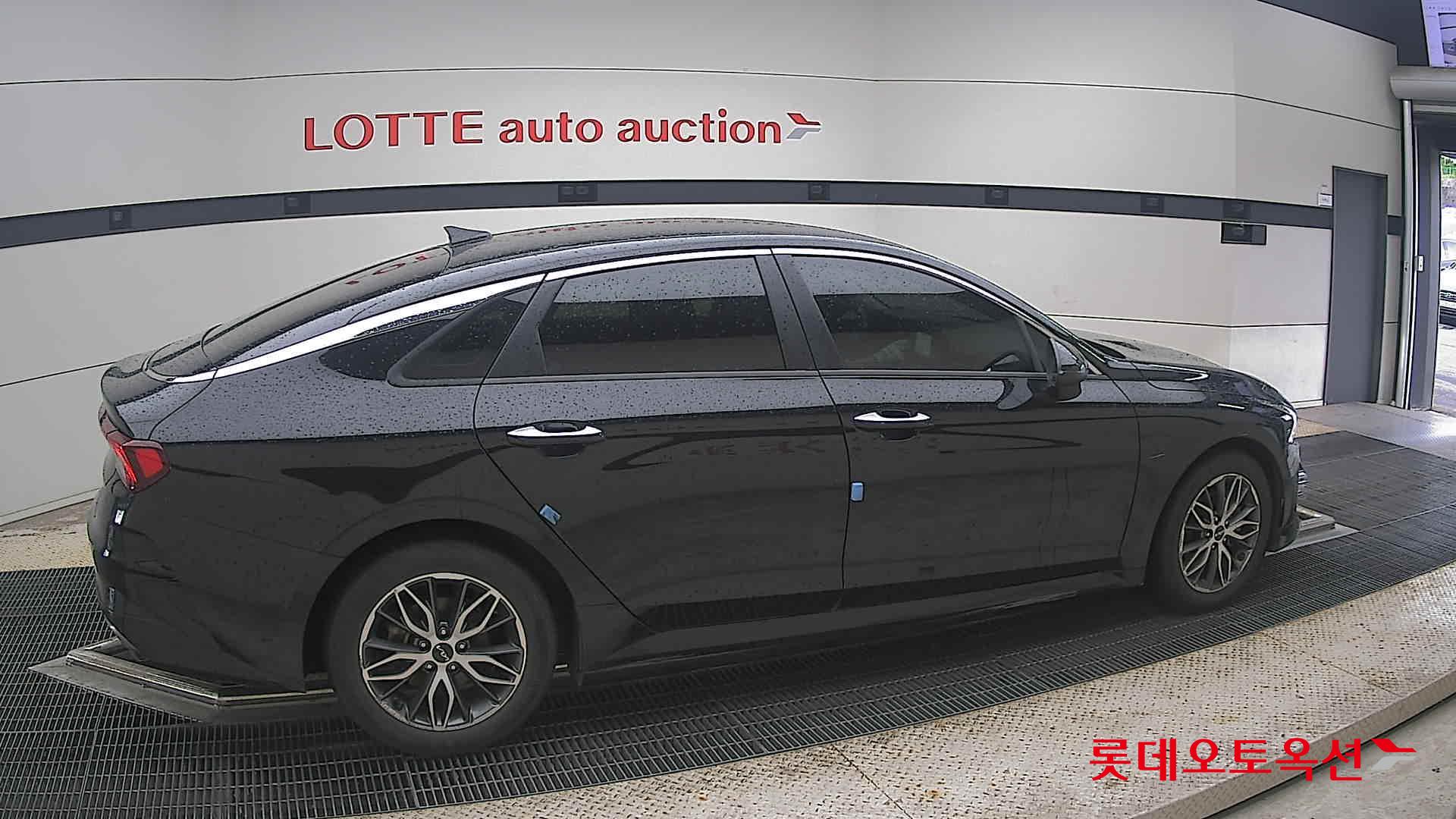 2022 - kia k5