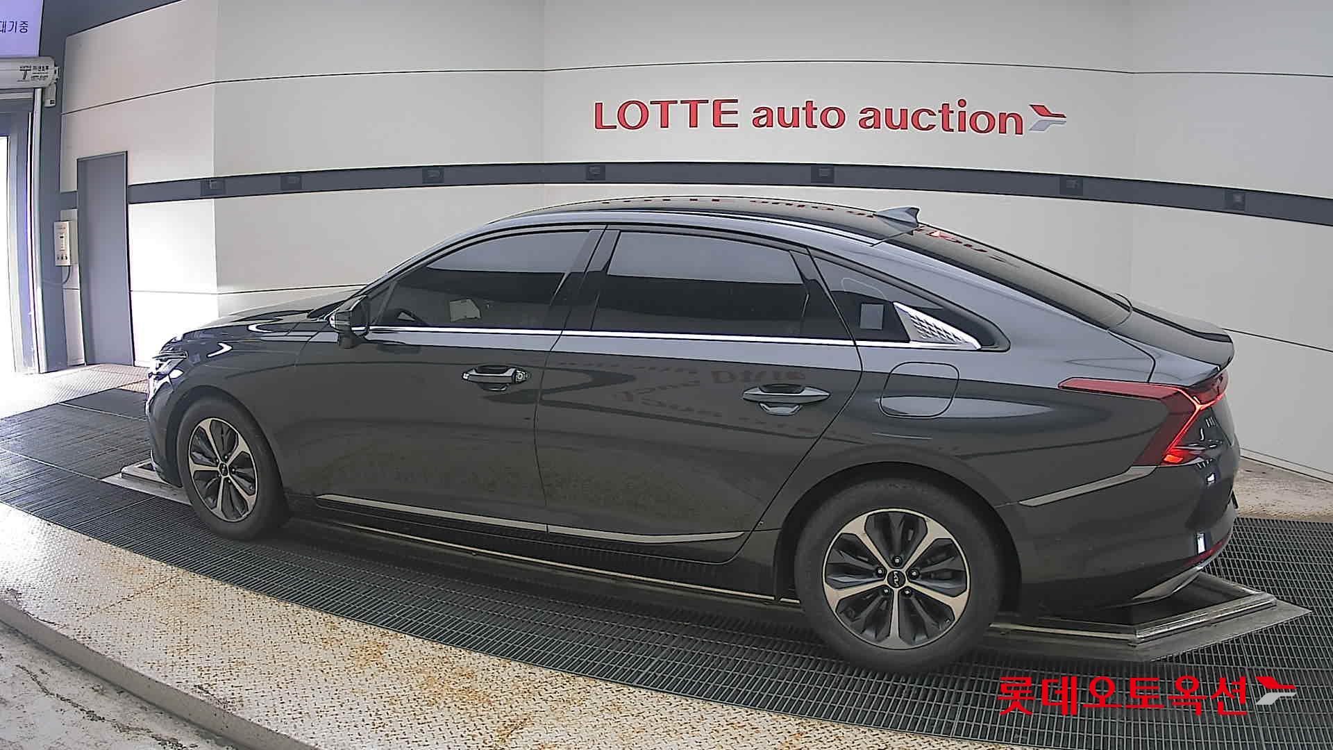 2023 - kia k8