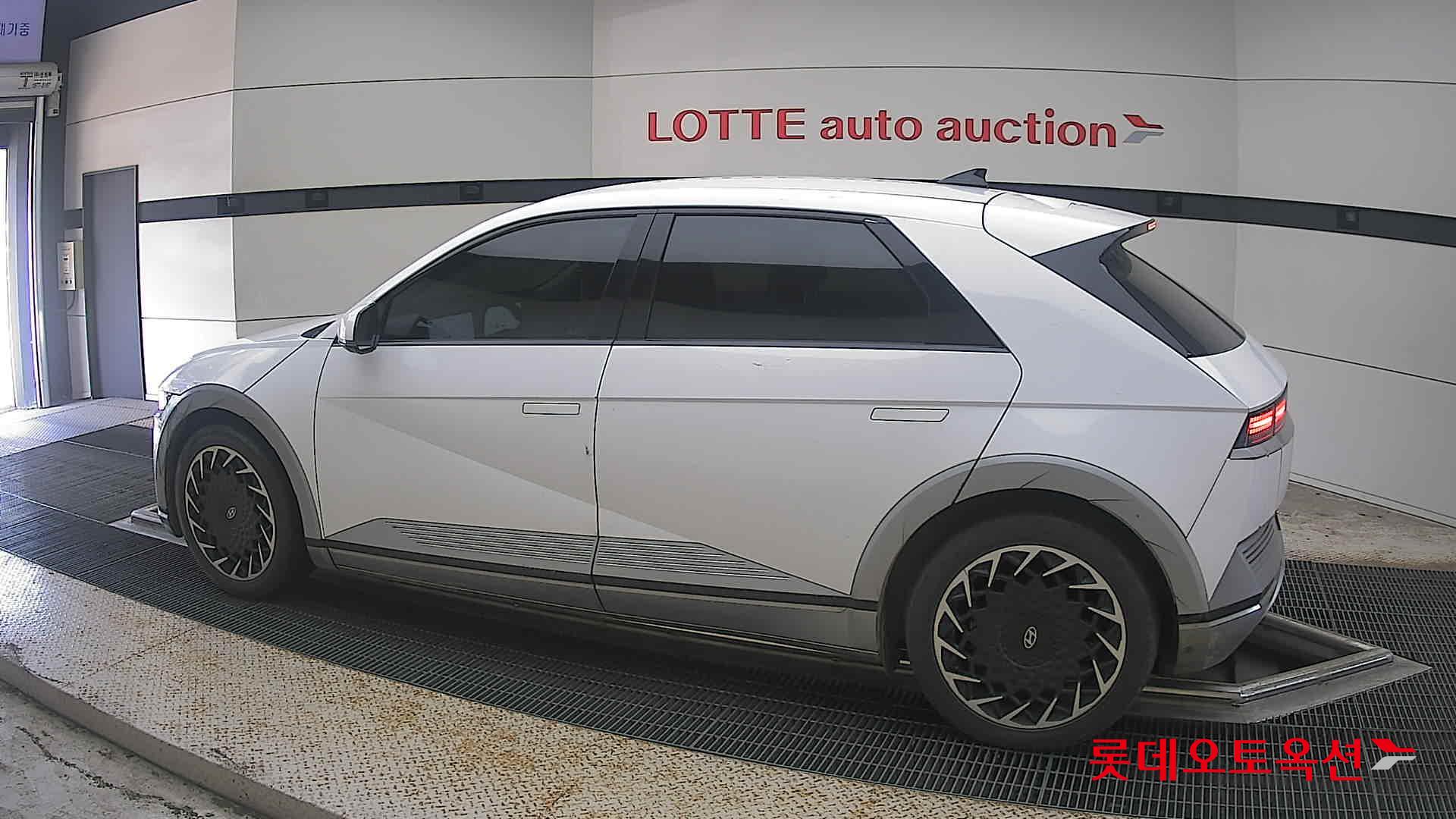 2022 - hyundai ioniq
