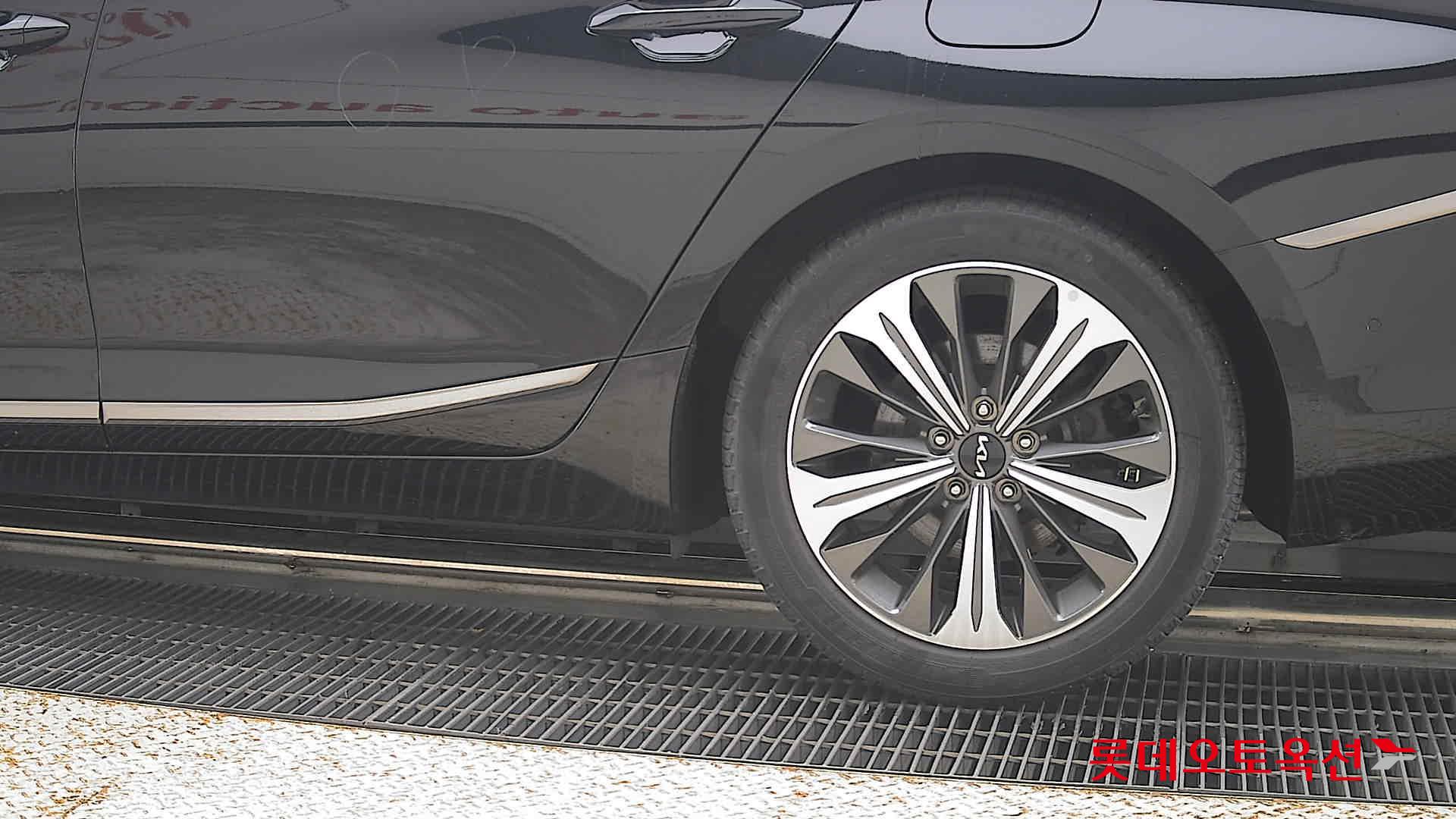 2023 - kia k8