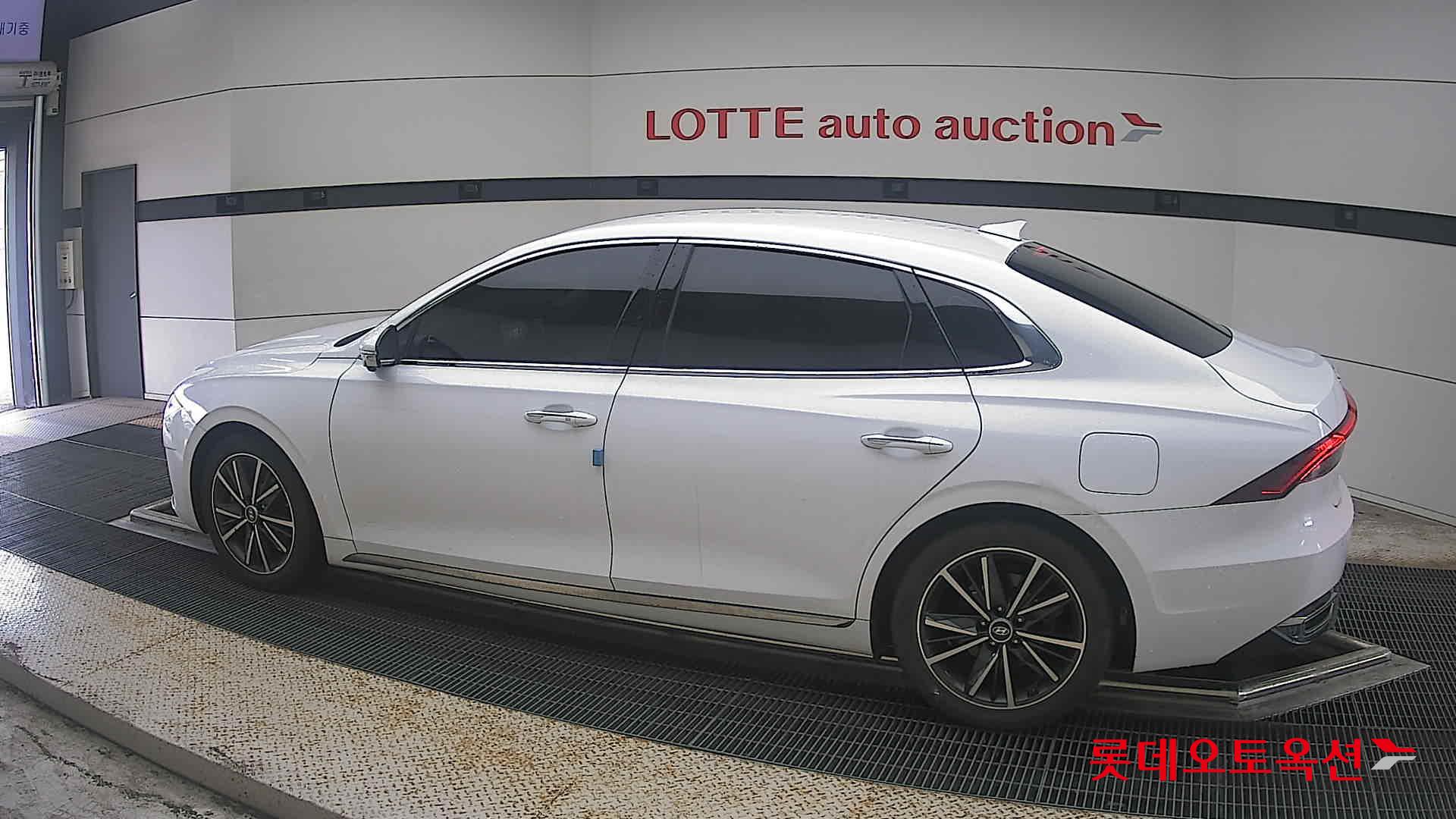 2022 - hyundai grandeur