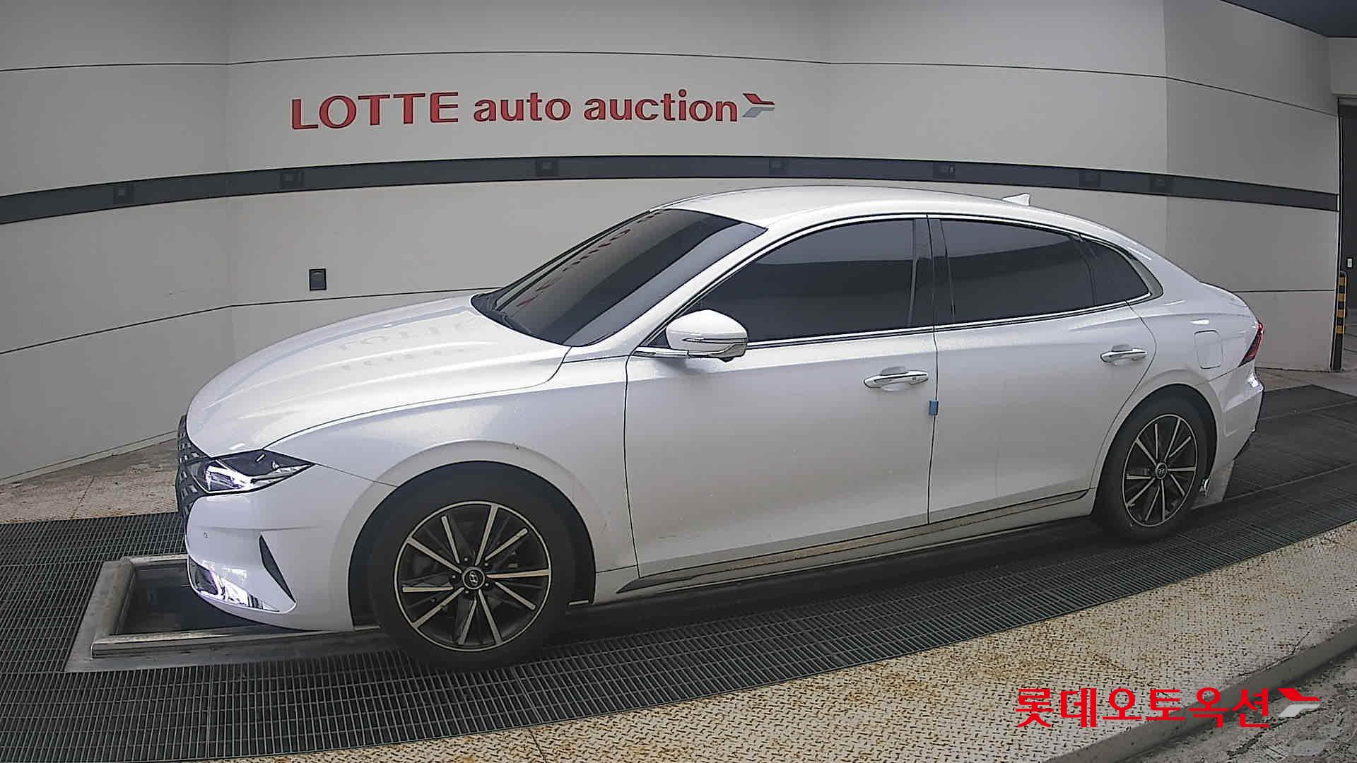 2022 - hyundai grandeur