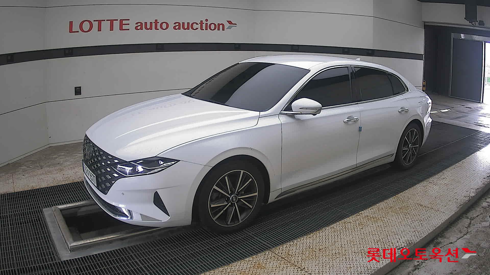 2022 - hyundai grandeur