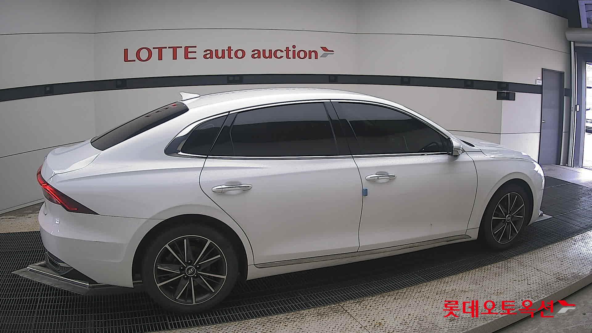 2022 - hyundai grandeur