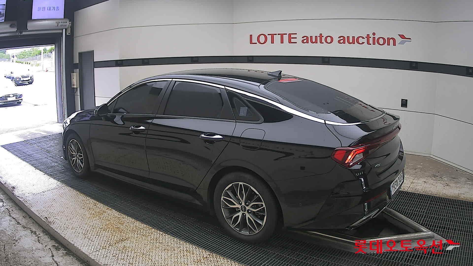 2022 - kia k5