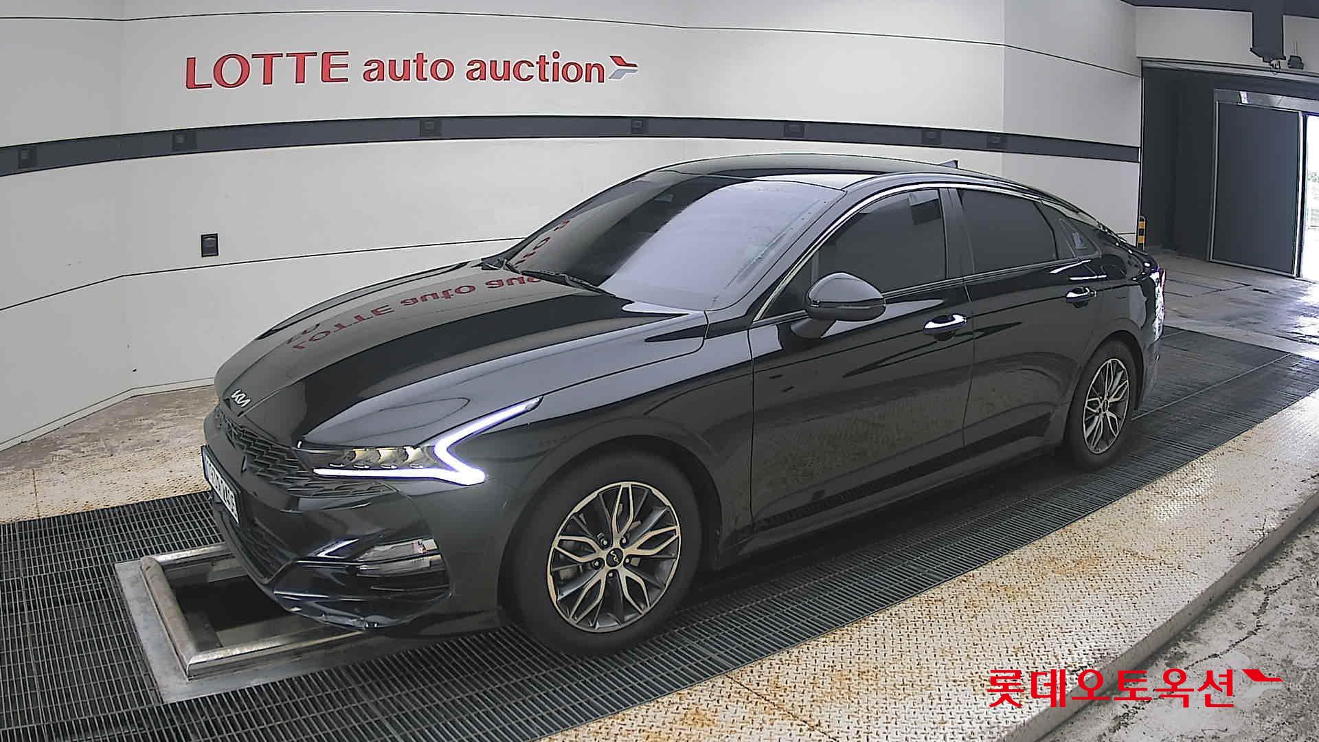 2022 - kia k5