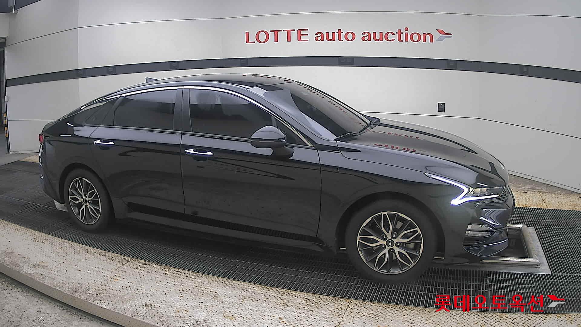 2022 - kia k5