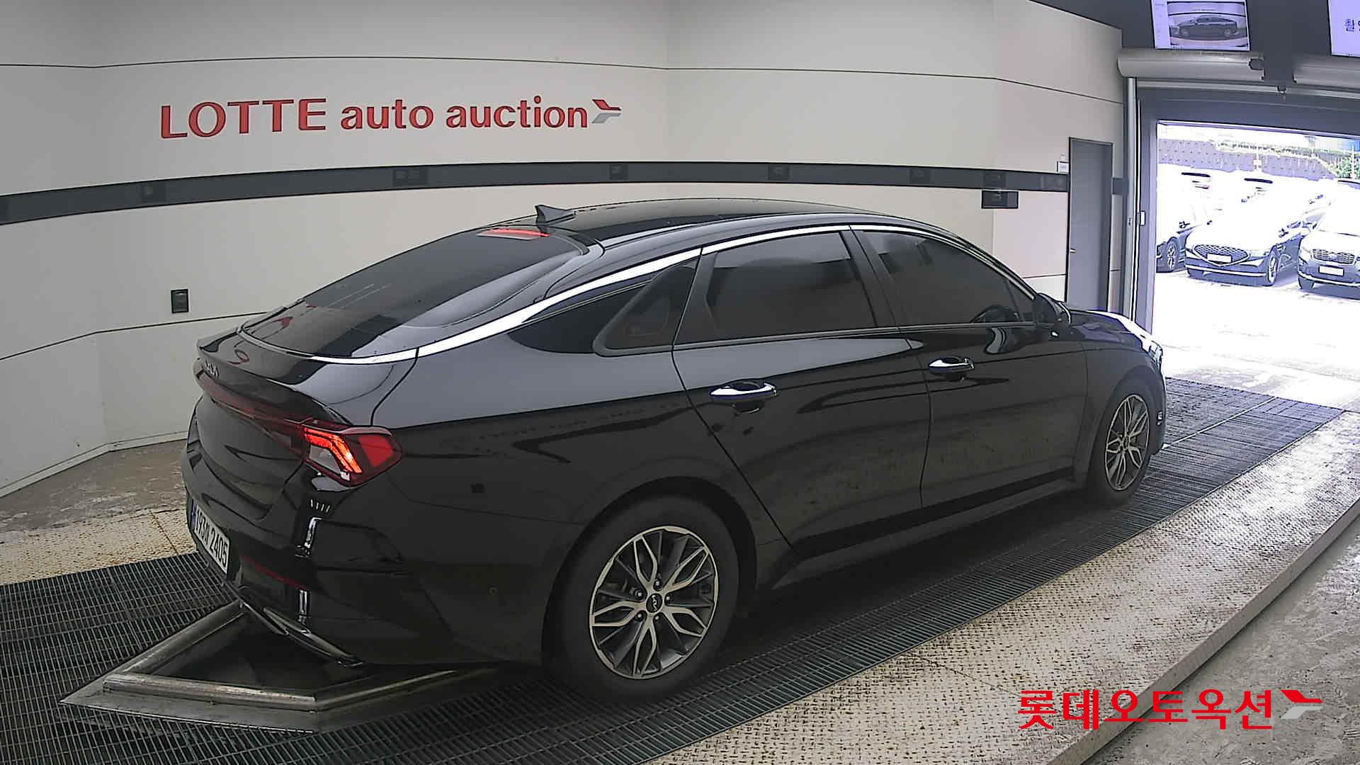2022 - kia k5
