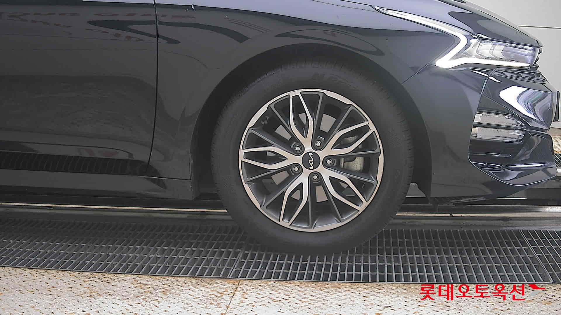 2022 - kia k5