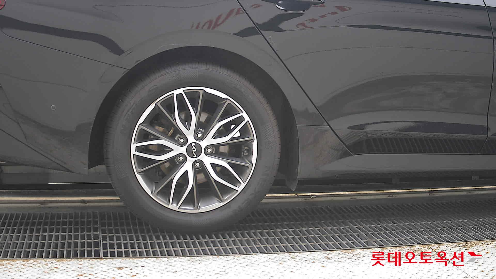 2022 - kia k5