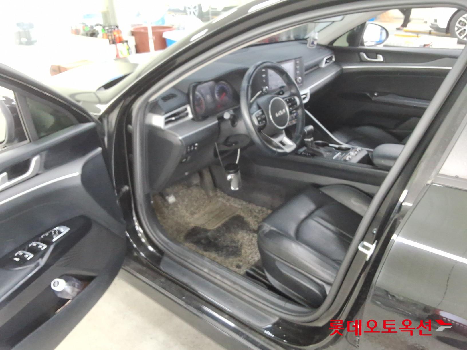 2022 - kia k5