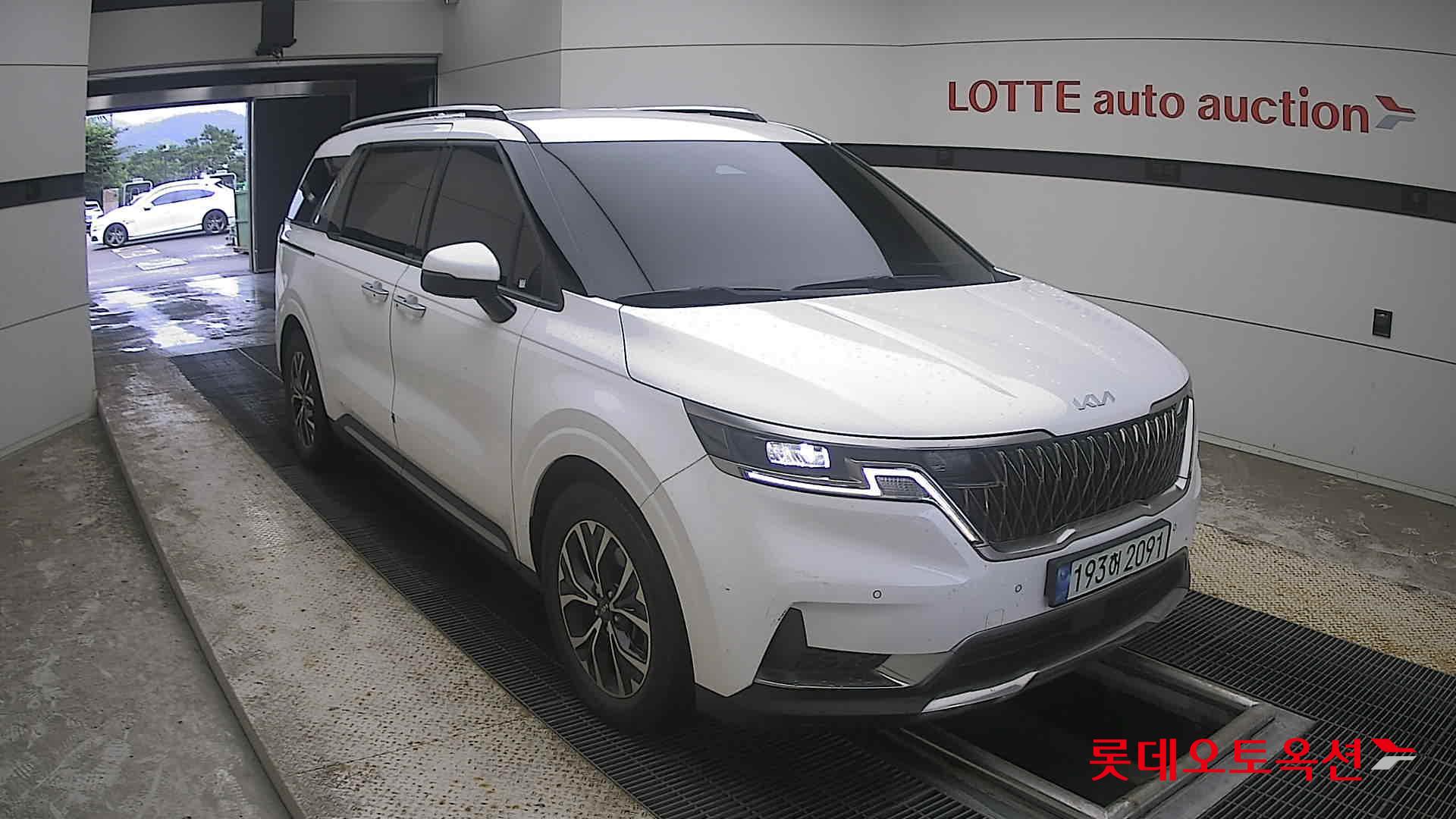 2023 - kia carnival