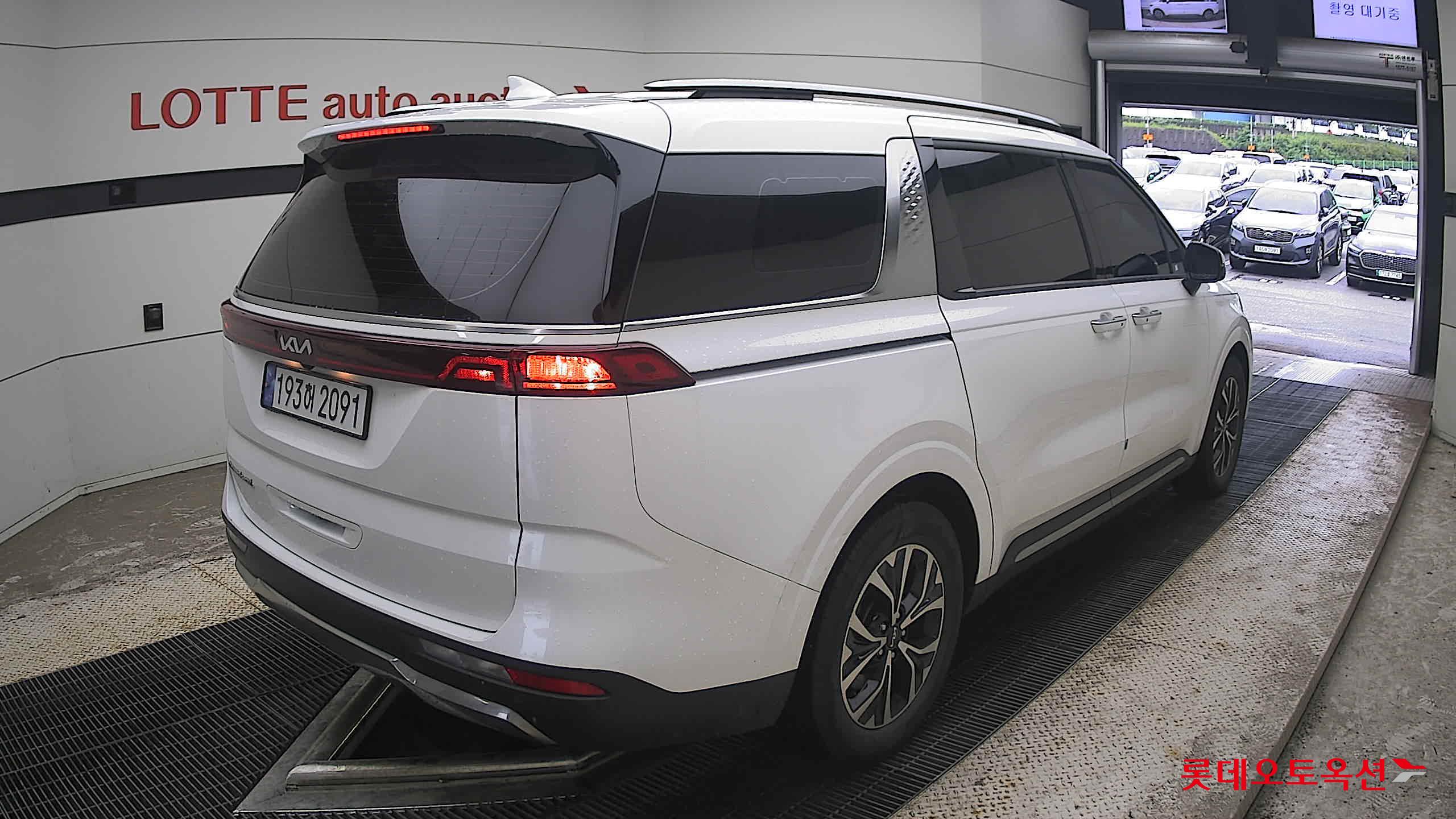 2023 - kia carnival
