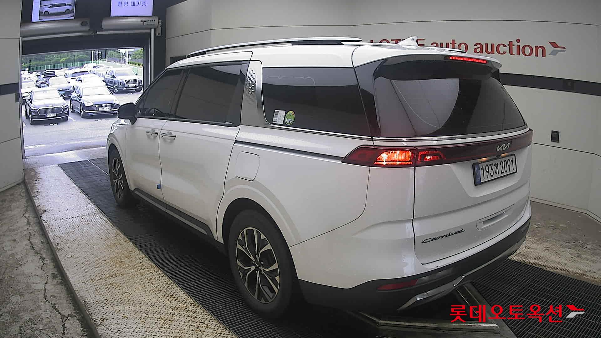 2023 - kia carnival