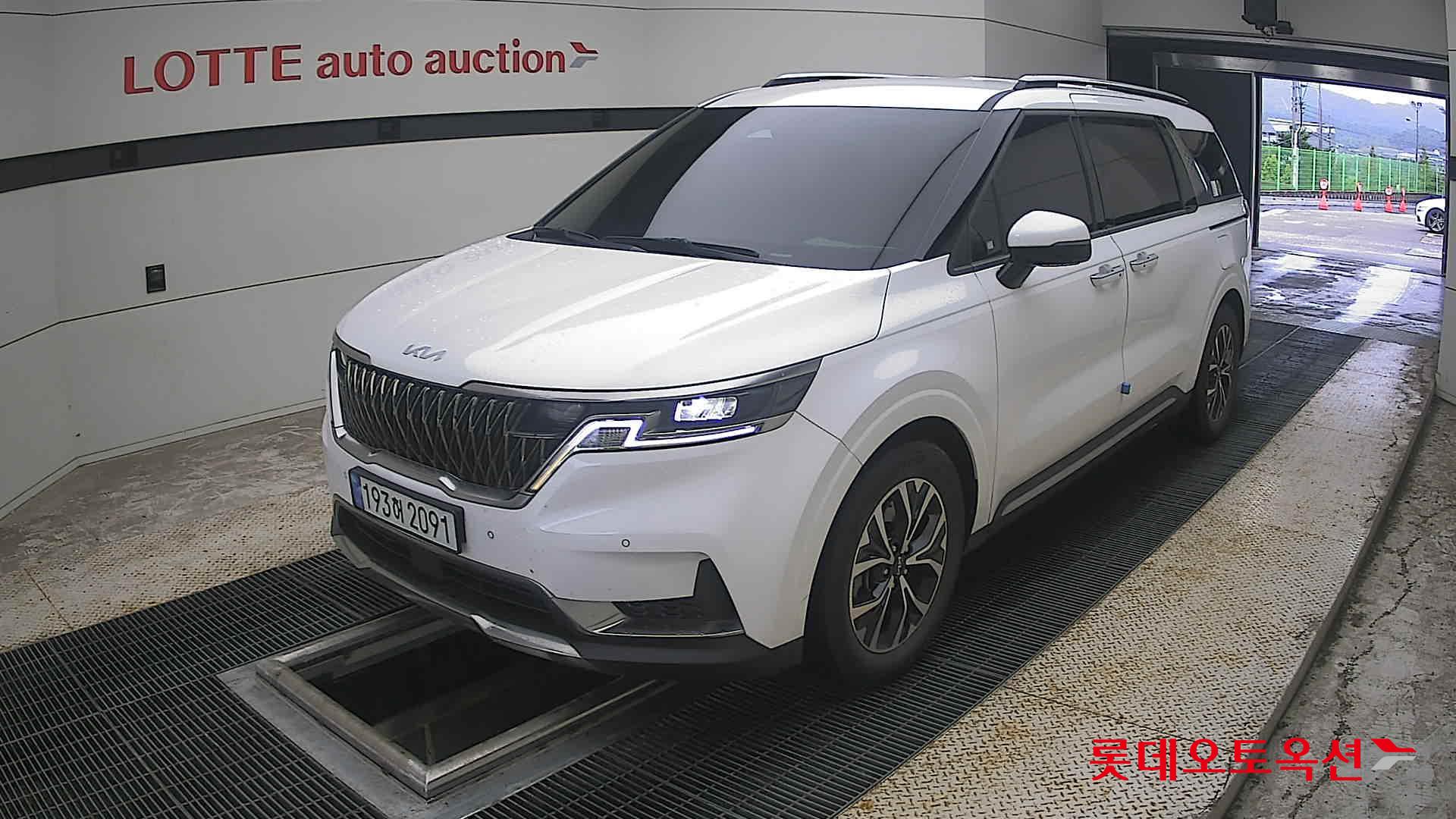 2023 - kia carnival