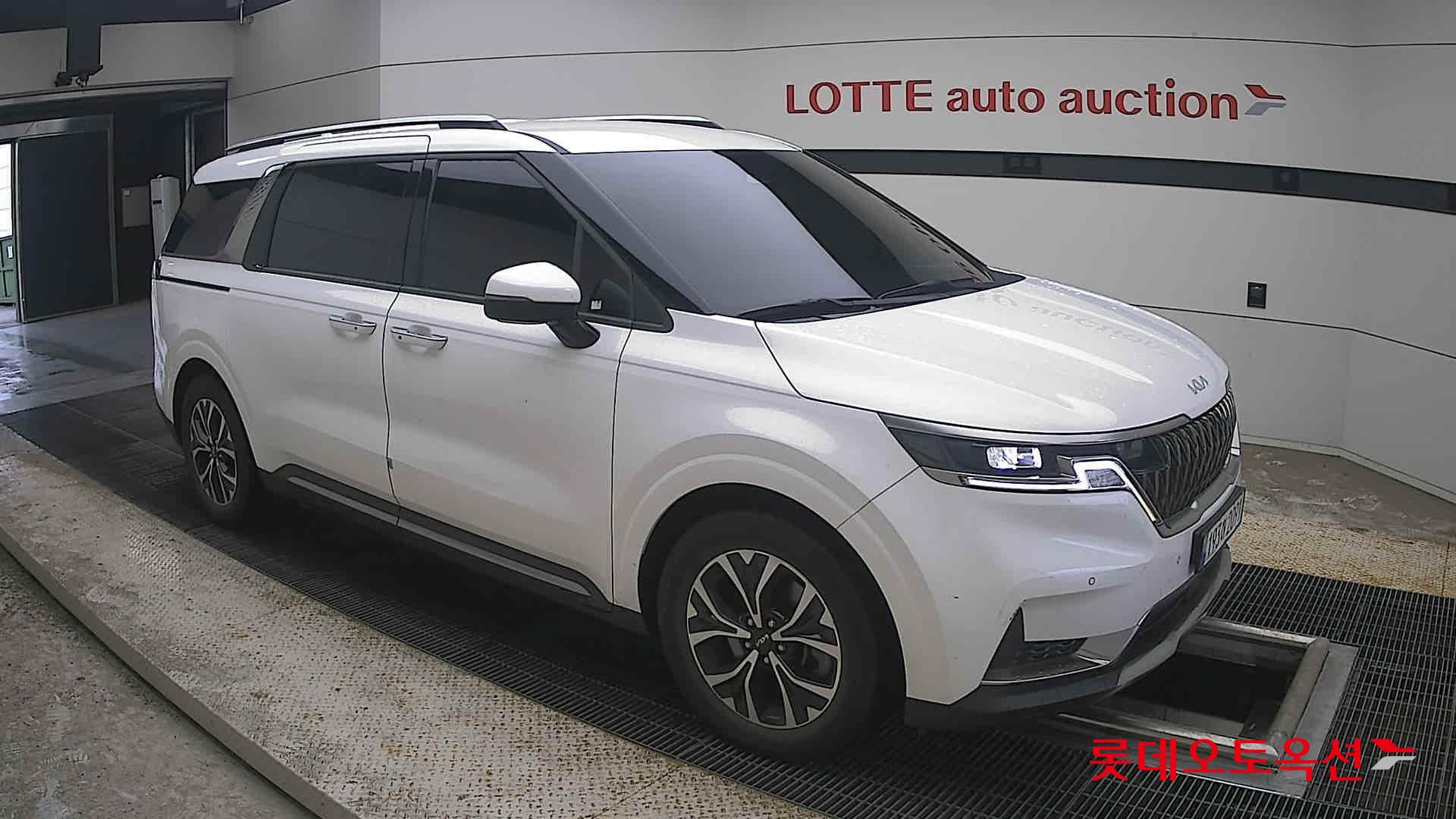 2023 - kia carnival
