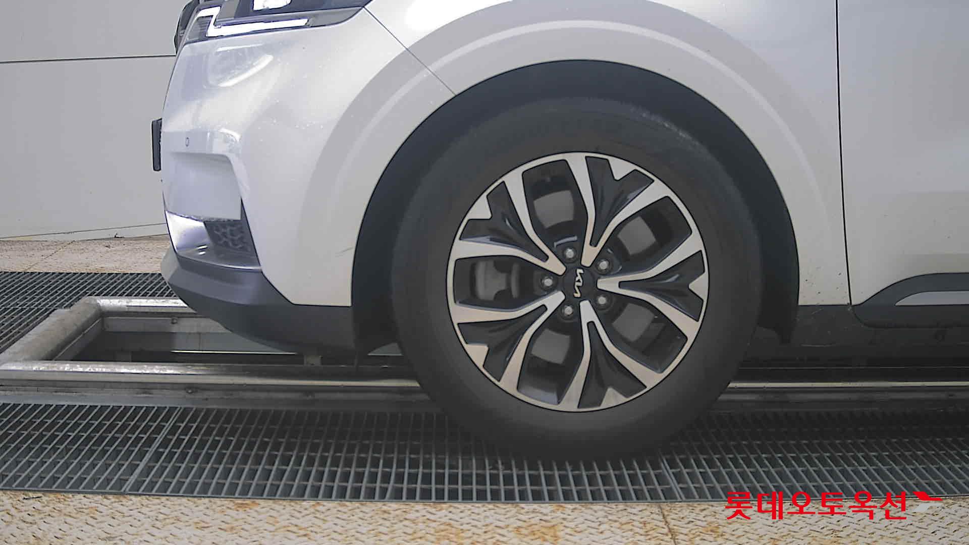 2023 - kia carnival