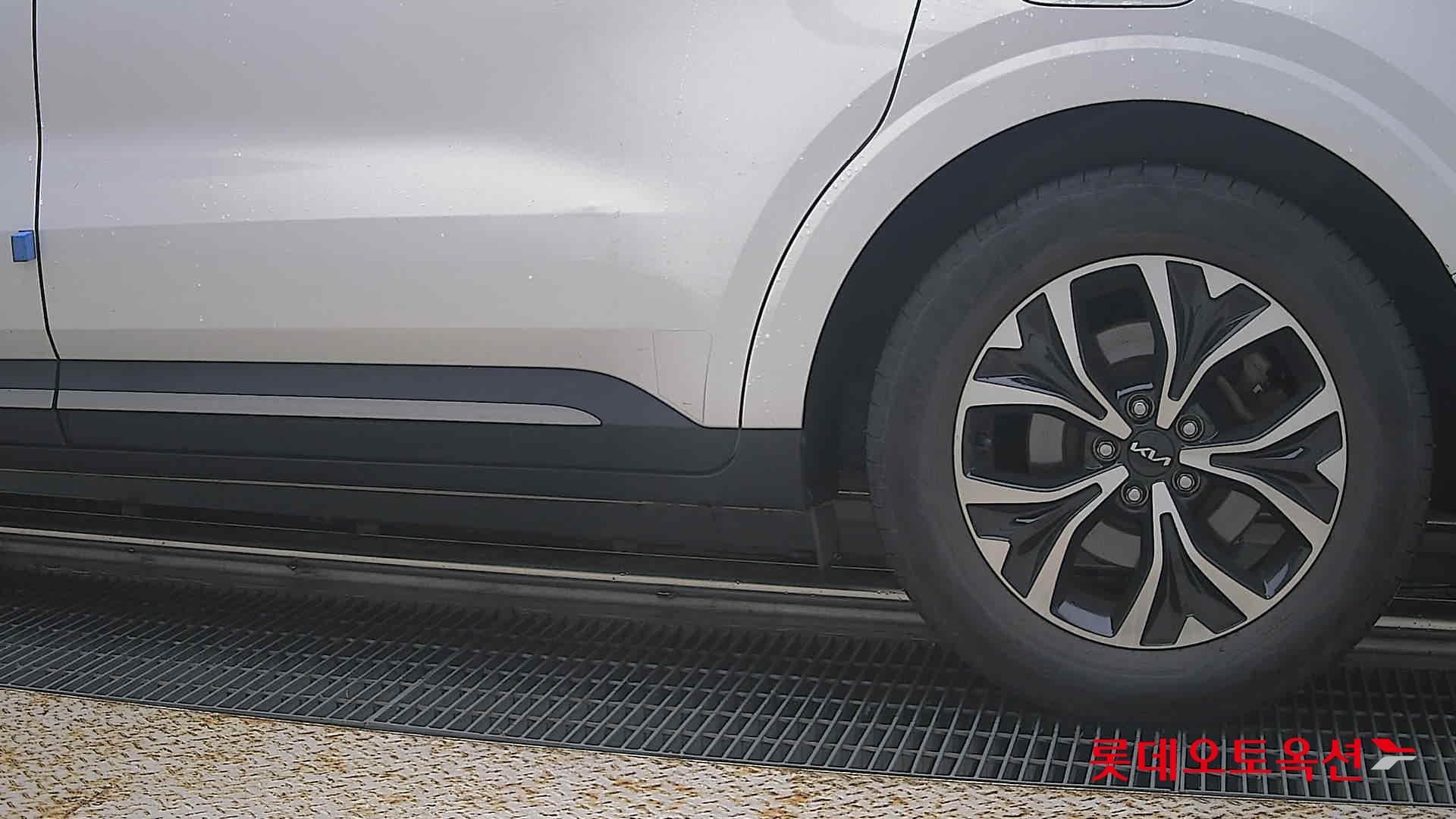 2023 - kia carnival