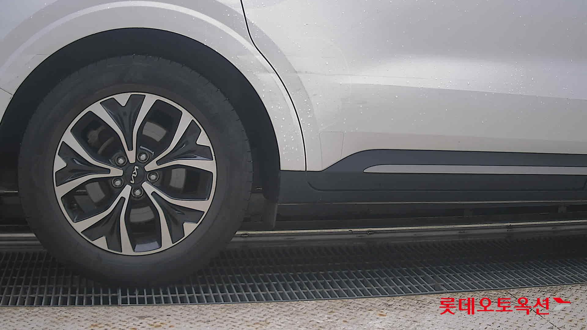 2023 - kia carnival