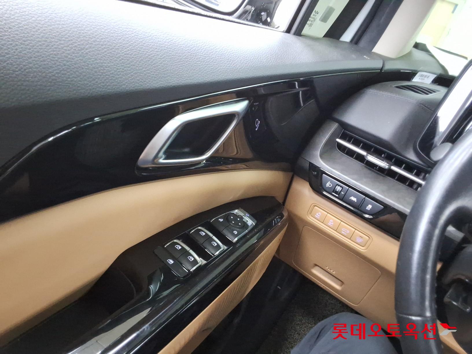 2023 - kia carnival