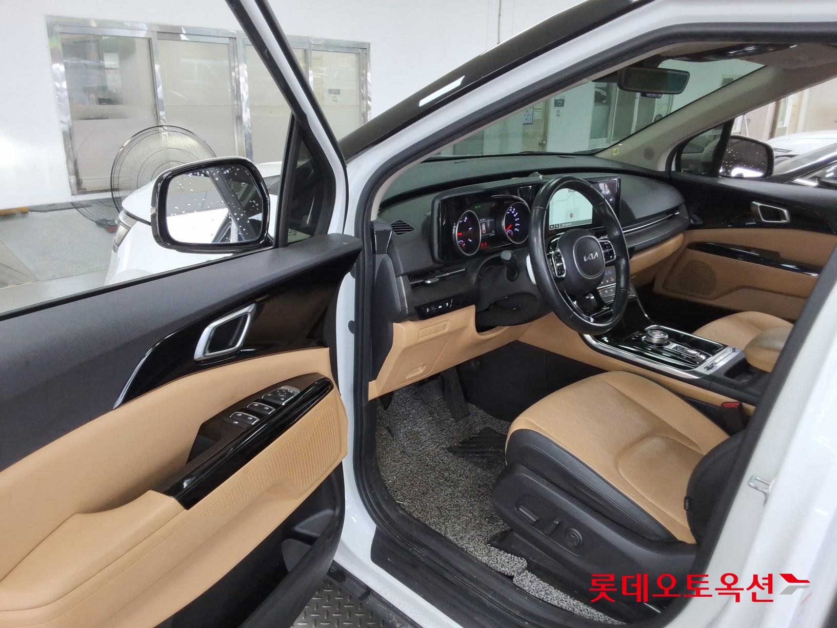 2023 - kia carnival