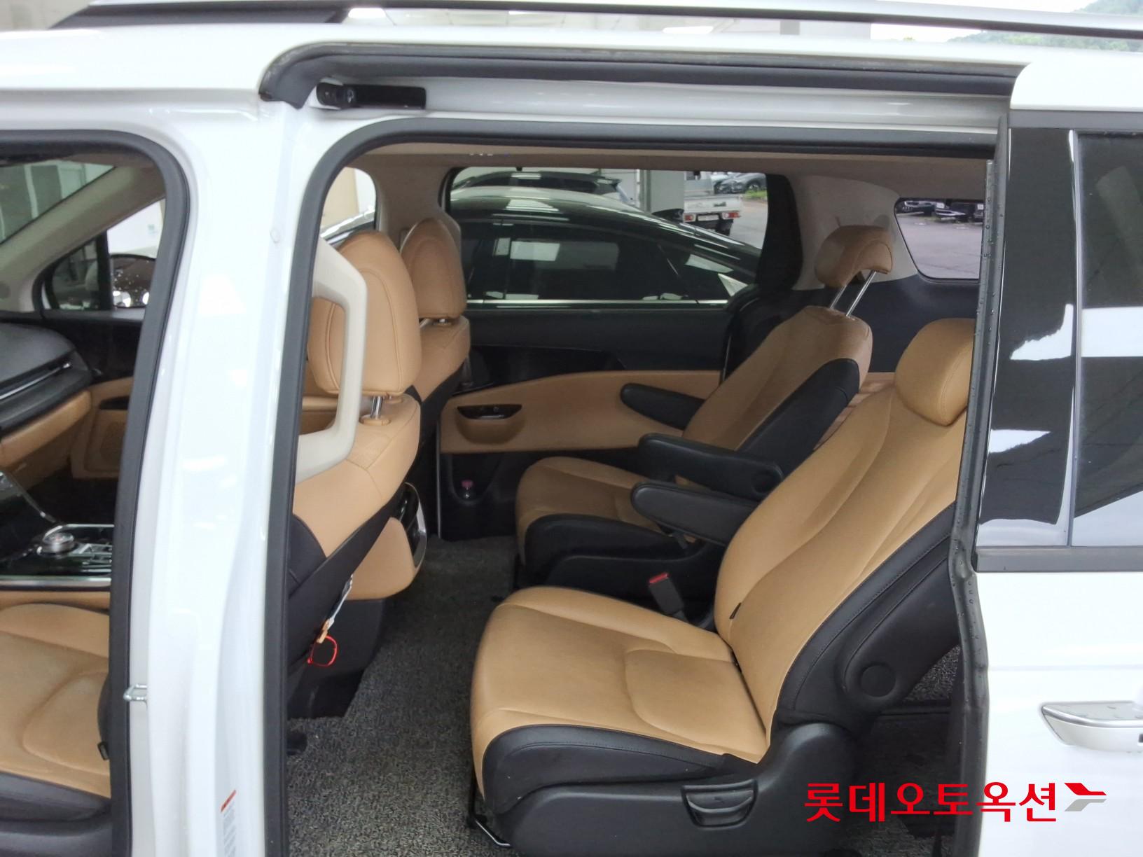 2023 - kia carnival