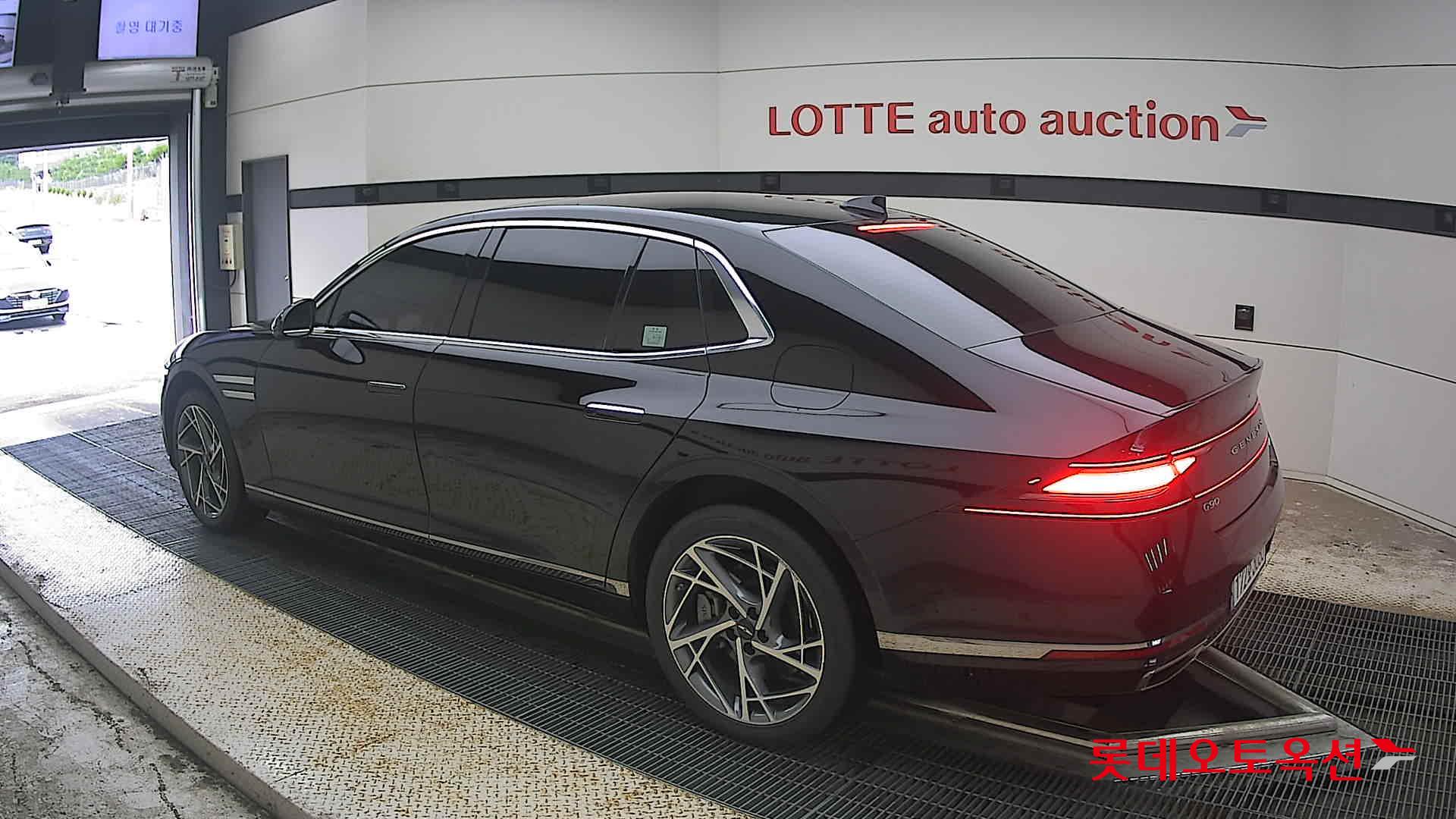 2022 - genesis g90