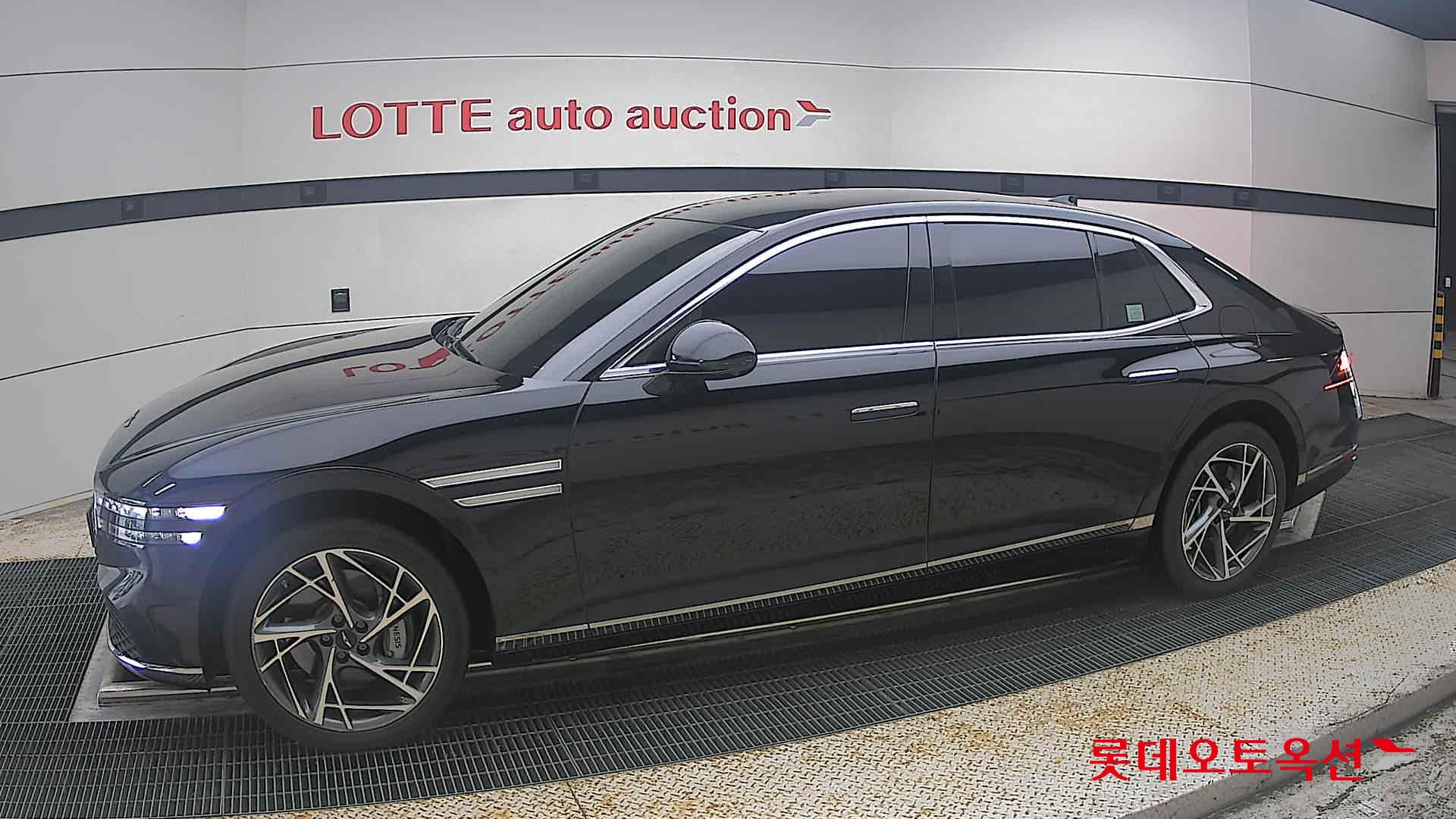 2022 - genesis g90